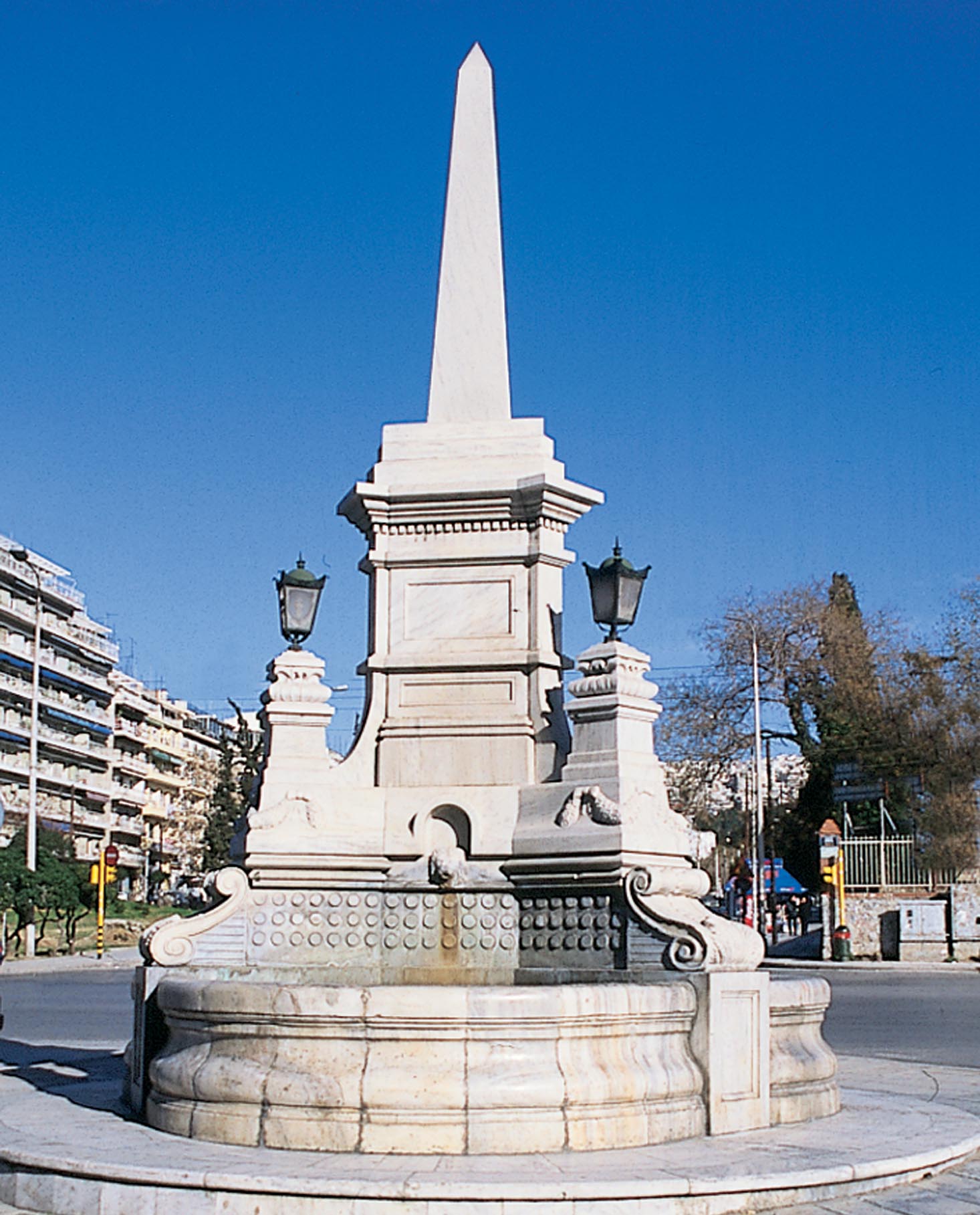 Συντριβάνι Εθνικής Αμύνης — Έργο Μαρμάρου ΜΑΡΜΑΡΑ ΣΚΑΡΗ ΕΠΕ, Θεσσαλονίκη