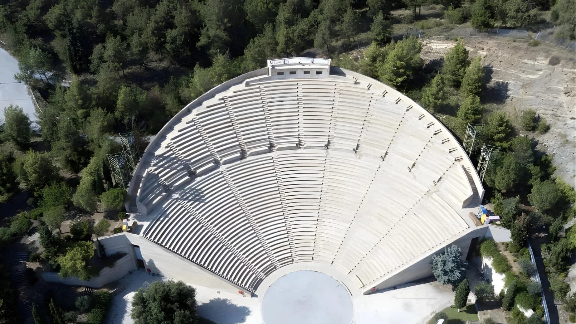 Θέατρο Γης — Έργο Μαρμάρου ΜΑΡΜΑΡΑ ΣΚΑΡΗ ΕΠΕ, Θεσσαλονίκη